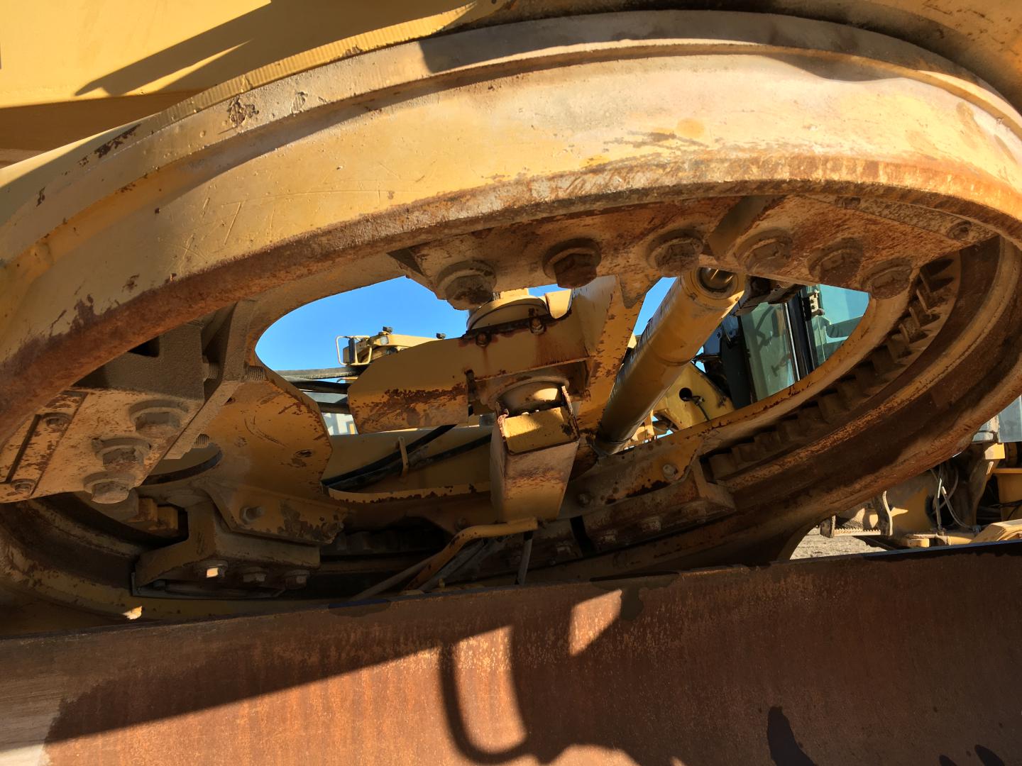 ./imagenes/INVOICE/2019/16407/MOTOCONFORMADORA JOHN DEERE_770C (41).JPG